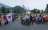 Lourdes, procesja różańcowa