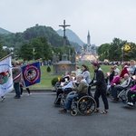 Lourdes, procesja różańcowa