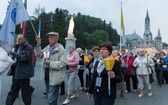 Lourdes, procesja różańcowa