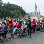 Lourdes, procesja różańcowa