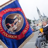 Lourdes, procesja różańcowa