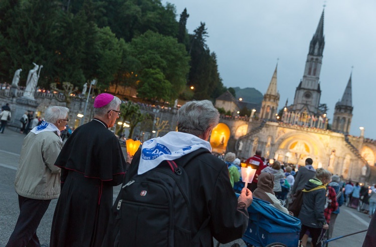 Abp Wiktor Skworc w Lourdes