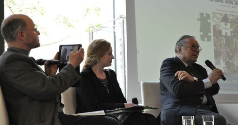 Sztuka „na służbie” jest skażona