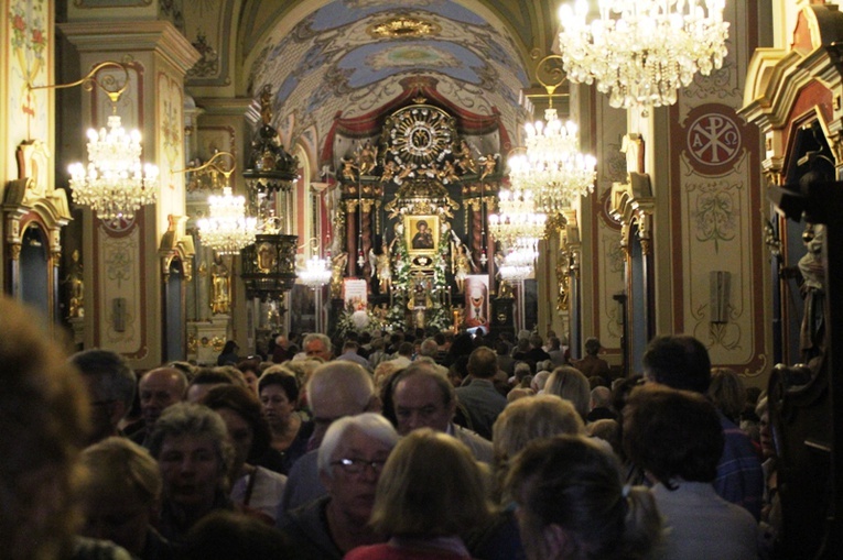 Czuwanie fatimskie - 13 maja w Rychwałdzie