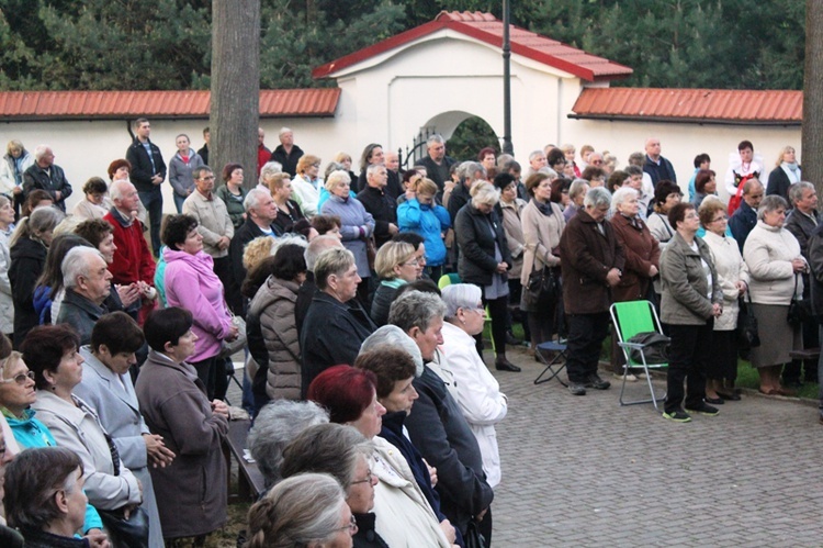 Czuwanie fatimskie - 13 maja w Rychwałdzie