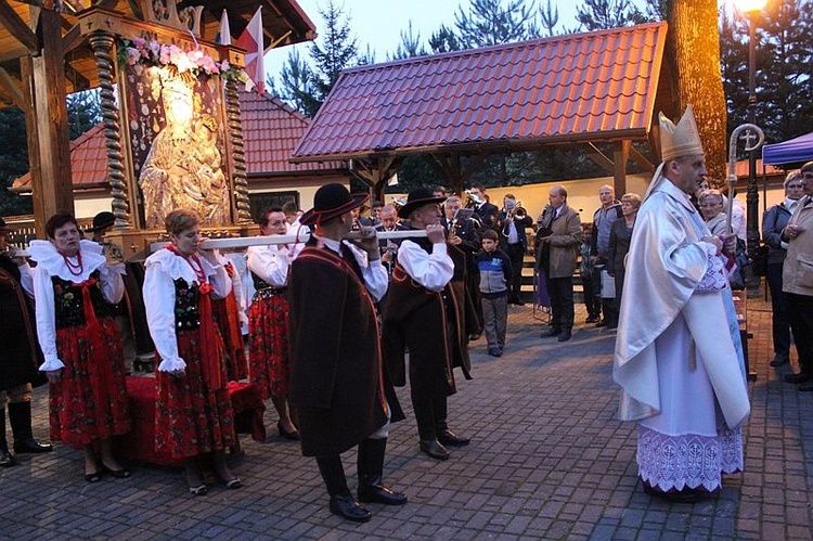 Czuwanie fatimskie - 13 maja w Rychwałdzie