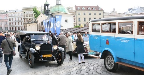 Parada zabytkowych pojazdów - Noc Muzeów - 2015