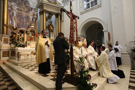 12 nowych diakonów