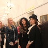 Po korytarzach Muzeum im. Jacka Malczewskiego, wśród tłumu gości, przechadzały się młode damy w strojach z epoki