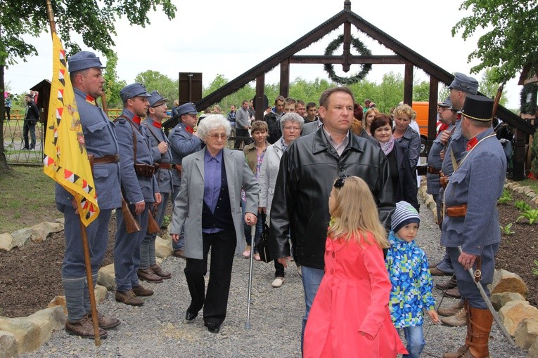 Poświęcenie cmentarza w Tuszymie