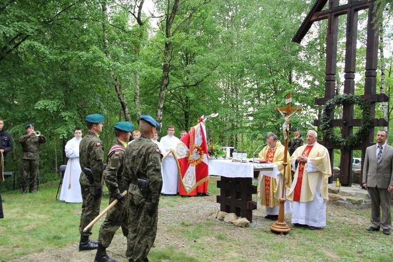 Poświęcenie cmentarza w Tuszymie