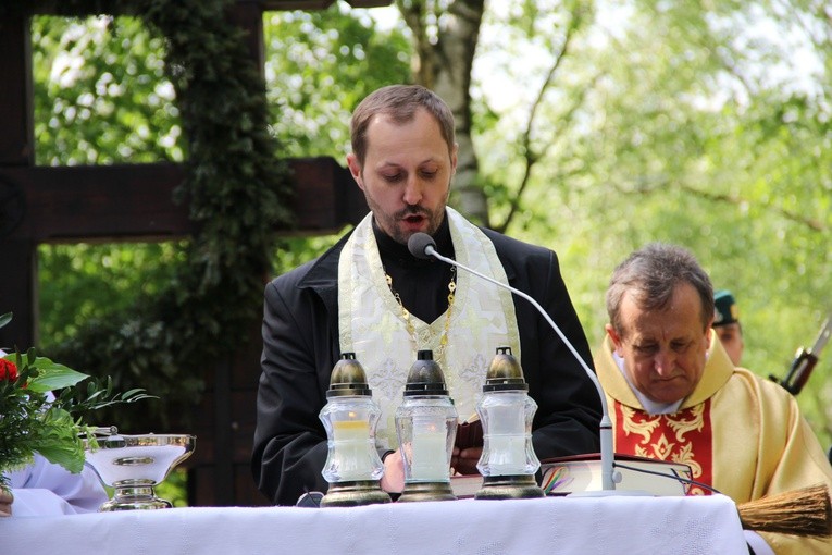 Poświęcenie cmentarza w Tuszymie