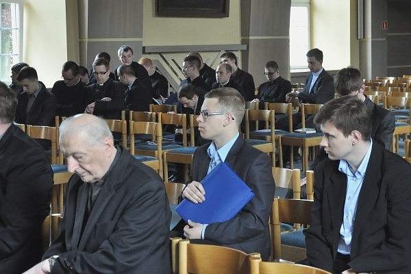 Konferencja "Symbole religijne i narodowe"