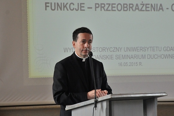 Konferencja "Symbole religijne i narodowe"