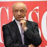 "Gość na Plus" z prof. B. Chazanem