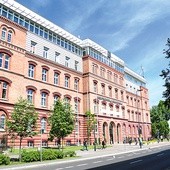  Główna siedziba politechniki przy ul. Warszawskiej. Przez siedem dekad uczelnia wykształciła 86 tys. absolwentów