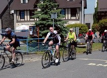  Rowerzyści przyjeżdżali do celu z każdej strony