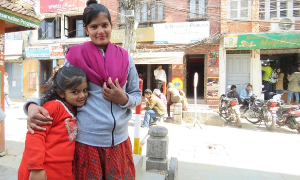 Nepalczycy stali się bliscy uczestnikom wyprawy - spotykali ich niemal codziennie przez dwa tygodnie
