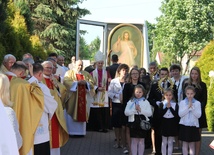 Uroczyste wprowadzenie obrazu i relikwii do kościoła parafialnego 