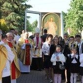 Uroczyste wprowadzenie obrazu i relikwii do kościoła parafialnego 