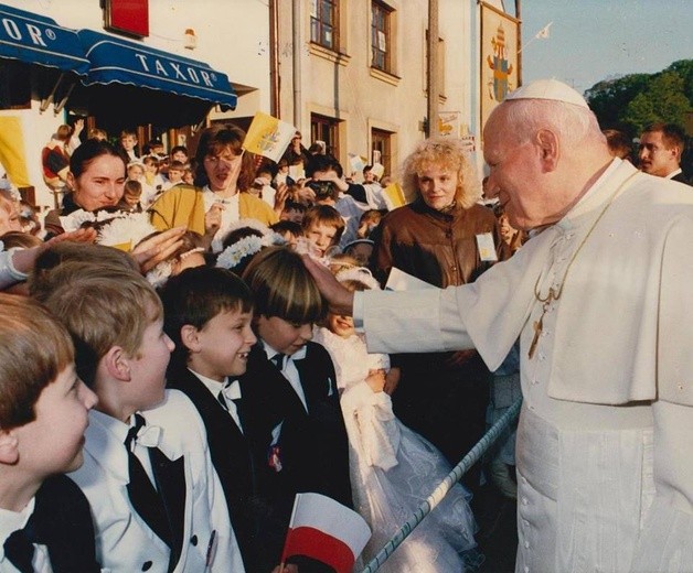 Papież Jan Paweł II z mieszkańcami Żywiecczyzny przed 20 laty