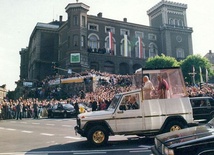 20 lat temu, w centrum Bielska-Białej bielszczanie pozdrawiali Jana Pawła II