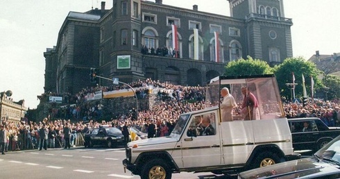 20 lat temu, w centrum Bielska-Białej bielszczanie pozdrawiali Jana Pawła II