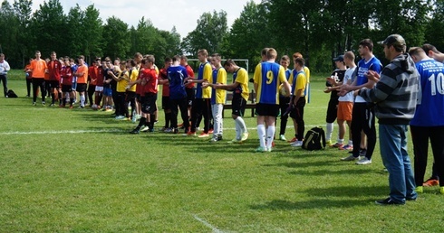 W turnieju wzięło udział ok. 80 uczestników z 8 okolicznych szkół
