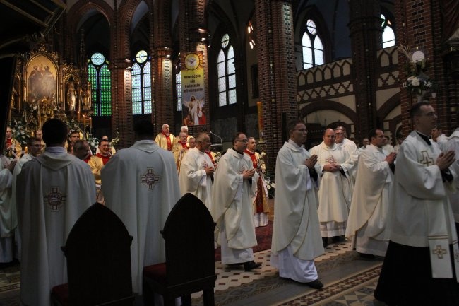 Święcenia kapłańskie w gliwickiej katedrze