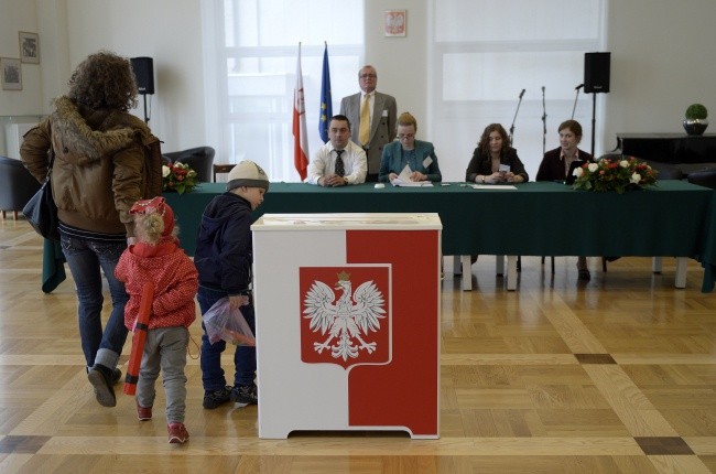 Znamy frekwencję do południa