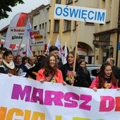 Marsz rozpoczął się przed oświęcimskim sanktuarium MB Wspomożenia Wiernych
