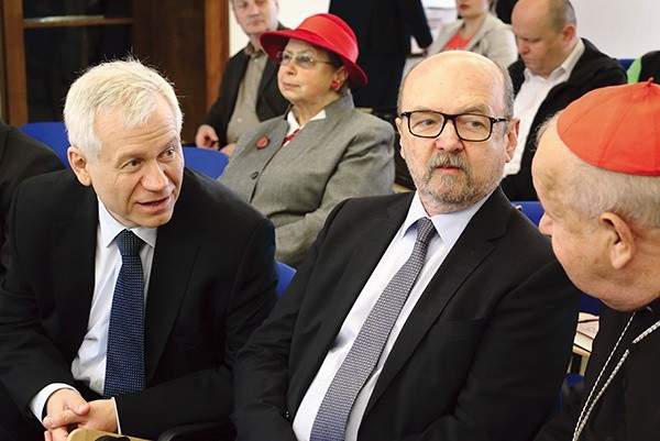 Uczestnicy krakowskiej konferencji o klauzuli sumienia podkreślili, że obrona życia nie jest kwestią religii, a obowiązkiem, który wypływa z prawa naturalnego