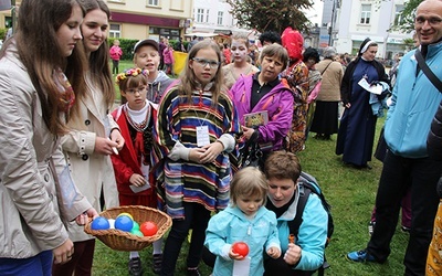 Modlitwa i zabawa, folklor i egzotyka  to wizytówki misyjnego święta dzieci