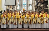 Neoprezbiterzy z bp. Jeżem i przełożonymi WSD w Tarnowie