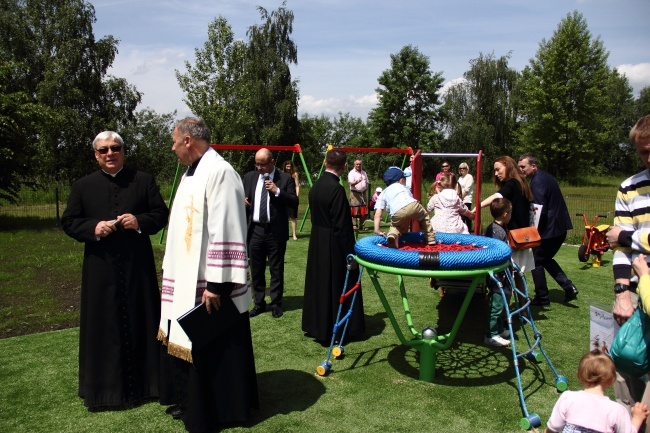 Plac zabaw w sankturium św. Jana Pawła II
