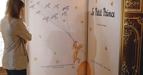 Według Enza Romea „Mały Książę” to powieść z kluczem. Wydana 72 lata temu książka cieszy się niesłabnącą popularnością  (na zdjęciu wystawa z okazji 70-lecia publikacji) 