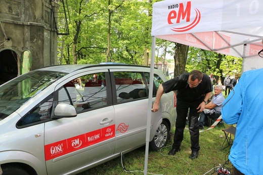 "Gość" i Radio eM w Piekarach