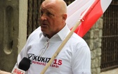 Manifestacja przed willą Lecha Wałęsy