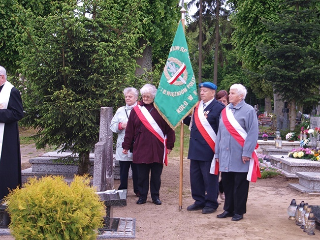 Nowy nagrobek dla druha Janka