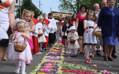 Pan Jezus idący po kwiatach