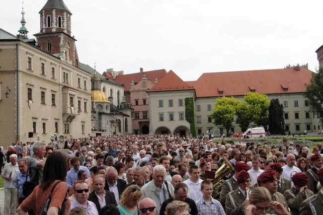 Boże Ciało w Krakowie - procesja z Wawelu na Rynek Główny - cz. 1