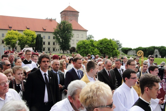 Boże Ciało w Krakowie - procesja z Wawelu na Rynek Główny - cz. 1