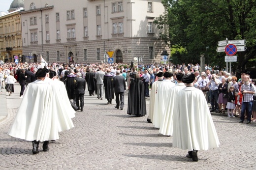 Boże Ciało w Krakowie - procesja z Wawelu na Rynek Główny - cz. 1