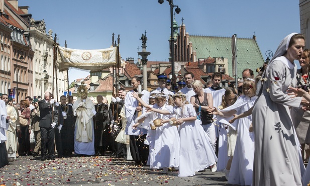 Kard. Nycz: Kościół jest z rodzin