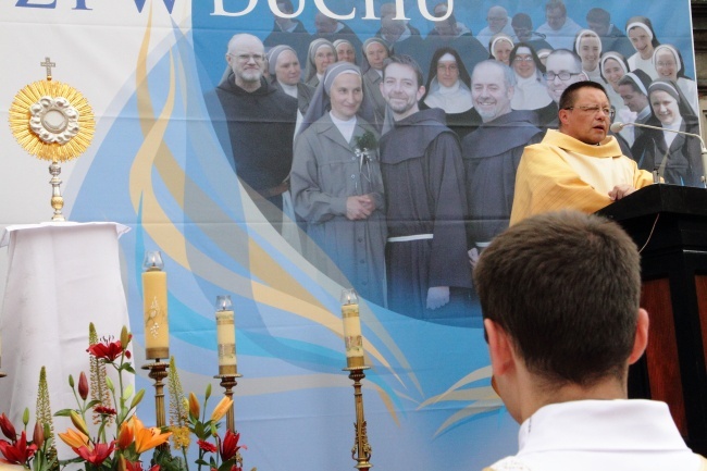 Boże Ciało w Krakowie - procesja z Wawelu na Rynek Główny - cz. 1