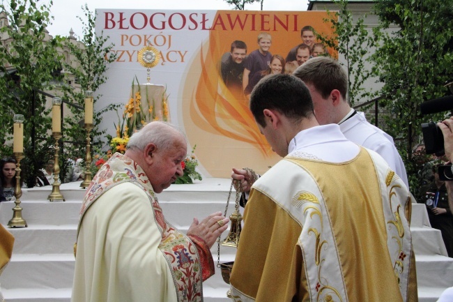 Boże Ciało w Krakowie - procesja z Wawelu na Rynek Główny - cz. 2