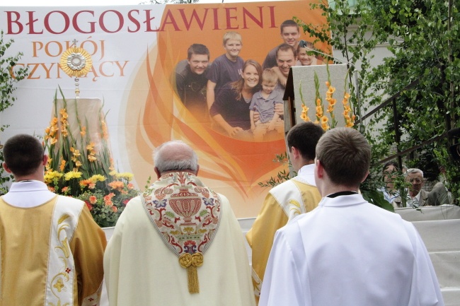 Boże Ciało w Krakowie - procesja z Wawelu na Rynek Główny - cz. 2