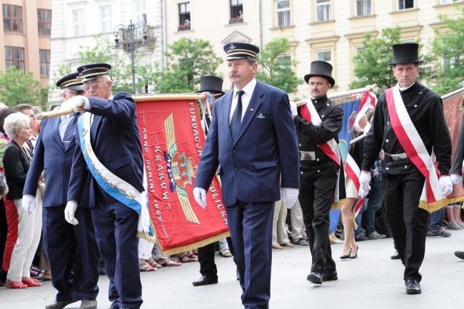 Boże Ciało w Krakowie - procesja z Wawelu na Rynek Główny - cz. 2