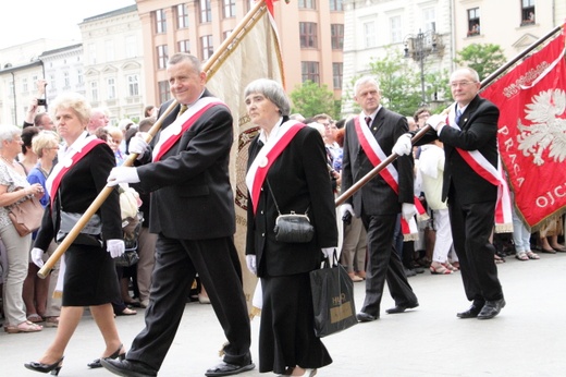 Boże Ciało w Krakowie - procesja z Wawelu na Rynek Główny - cz. 2