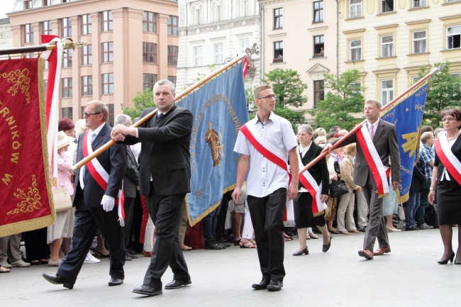 Boże Ciało w Krakowie - procesja z Wawelu na Rynek Główny - cz. 2